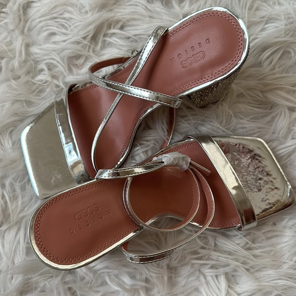 ASOS 💎 Sandals - Picture 6 of 7